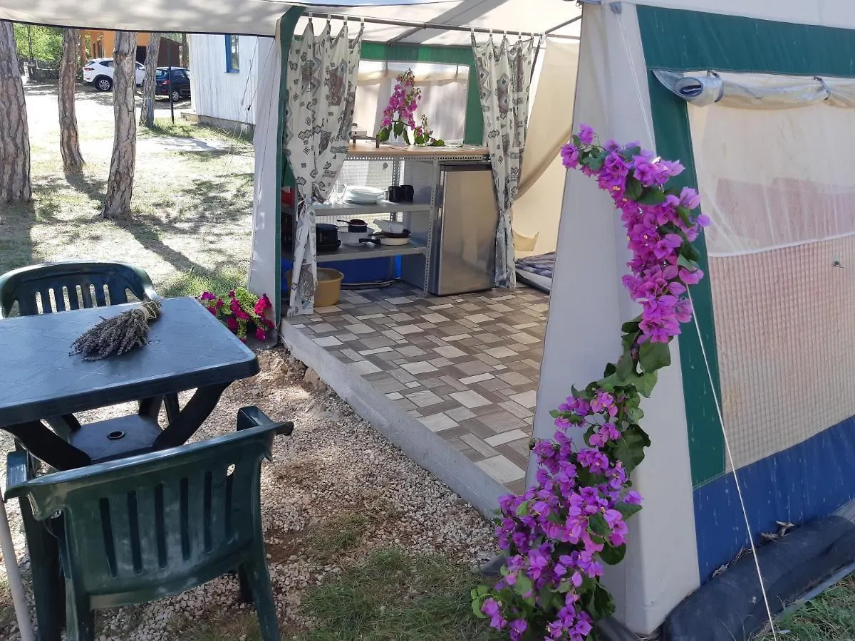 *** Village de vacances Hotel Camping Planik à Ražanac Croatie